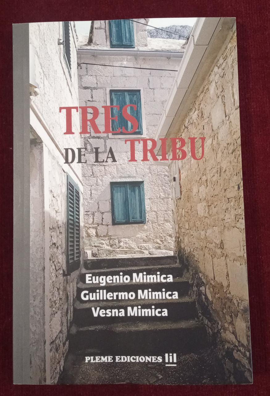TRES DE LA TRIBU Integrantes de la tribu de los Mimica presentó libro